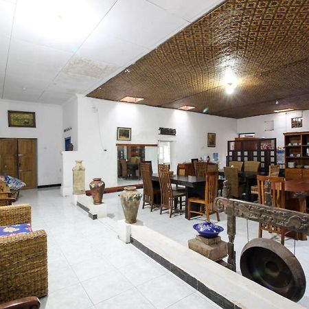 Reddoorz Near Rumah Sakit Wirosaban Salakan Buitenkant foto