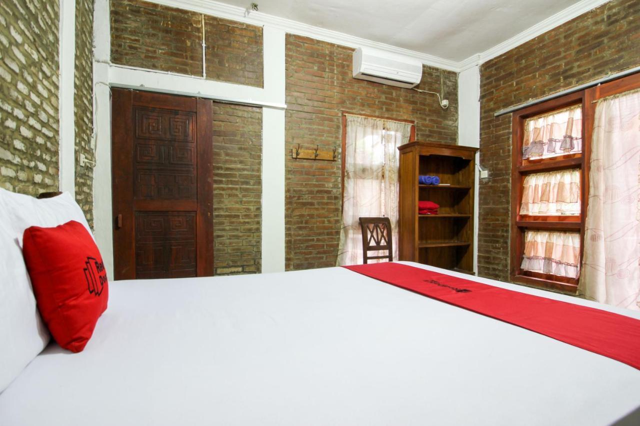 Reddoorz Near Rumah Sakit Wirosaban Salakan Buitenkant foto