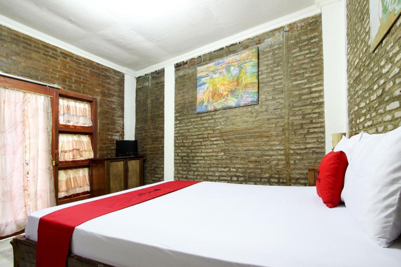 Reddoorz Near Rumah Sakit Wirosaban Salakan Buitenkant foto