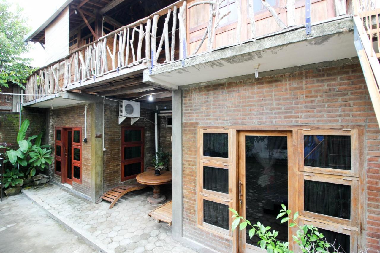 Reddoorz Near Rumah Sakit Wirosaban Salakan Buitenkant foto