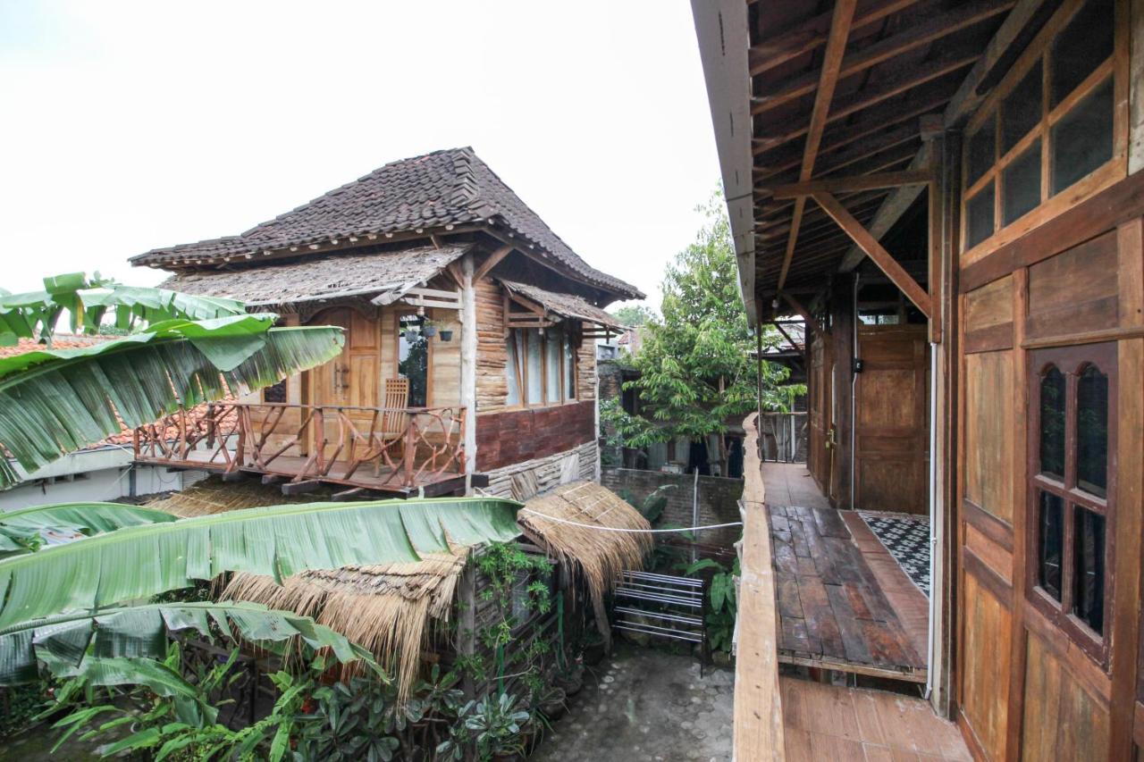Reddoorz Near Rumah Sakit Wirosaban Salakan Buitenkant foto