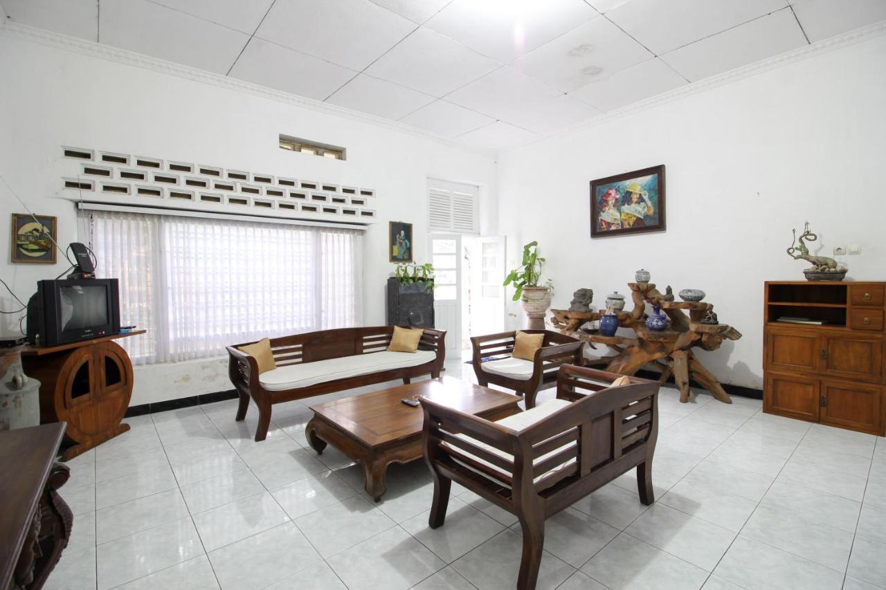 Reddoorz Near Rumah Sakit Wirosaban Salakan Buitenkant foto