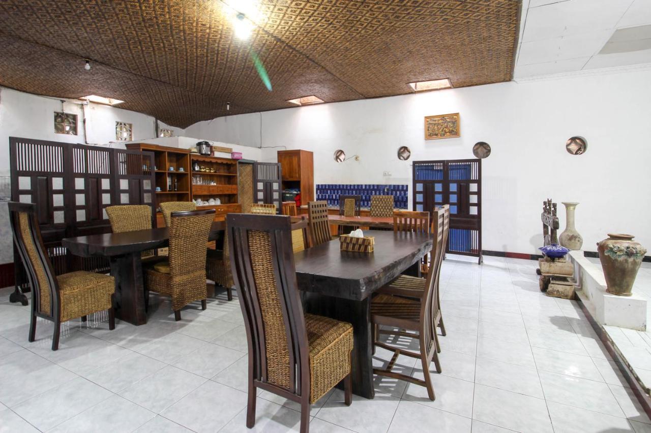 Reddoorz Near Rumah Sakit Wirosaban Salakan Buitenkant foto