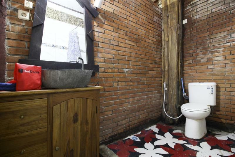 Reddoorz Near Rumah Sakit Wirosaban Salakan Buitenkant foto